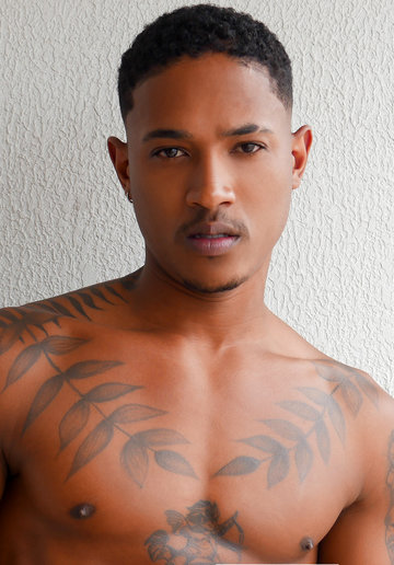 The Camera Likes You Better Without Your Clothes, Papi